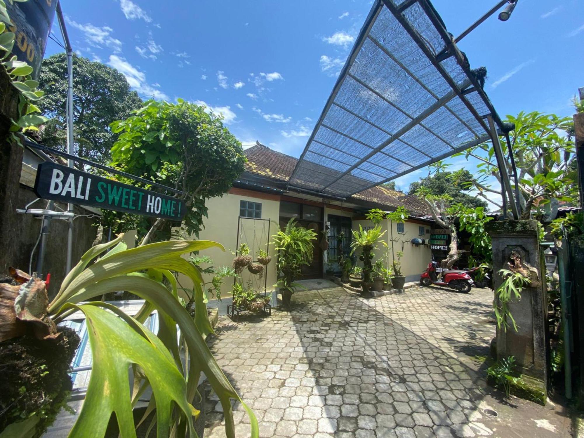 Coliving Bali Sweet Home Kost Lengkap Di Tabanan Kota Exterior photo